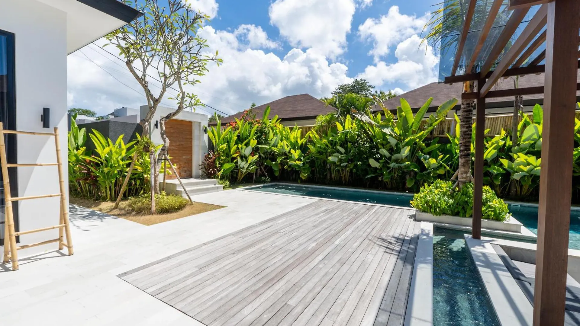 Casa Crush Uluwatu 3 Bedrooms Indonesia