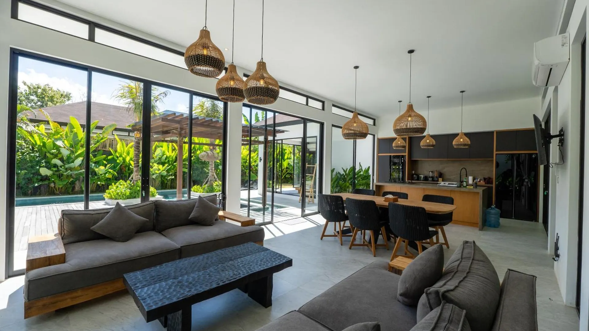 Villa Casa Crush Uluwatu 3 Bedrooms Indonesia