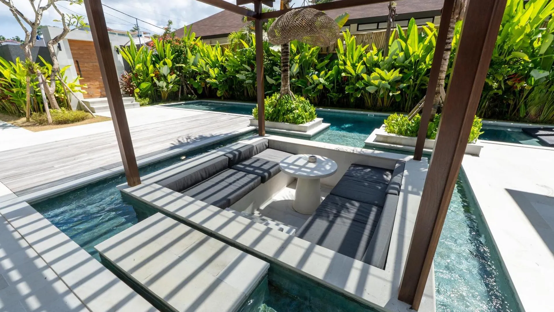 Casa Crush Uluwatu 3 Bedrooms Villa
